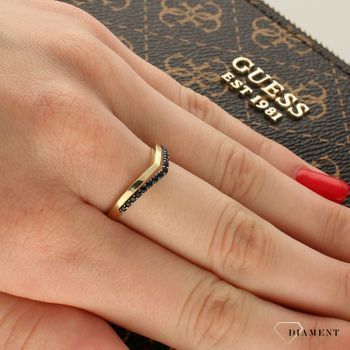 Złoty pierścionek 585 z czarnymi cyrkoniami PI 1254B. Złoty pierścionek z cyrkoniami. Złoty pierścionek z czarnymi cyrkoniami. Złoty pierścionek zaręczynowy. Złoty pierścionek na prezent. Złoty pierścione.jpg